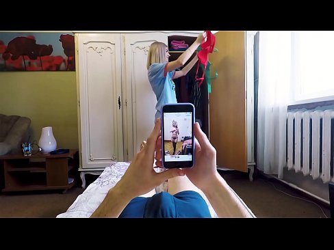 ❤️ La demi-sœur a fait jouir son frère juste avant que maman ne rentre à la maison. ❌ Super sexe at us