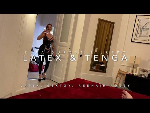 ❤️ Demi-soeur rousse en costume de latex baisée par son demi-frère ❌ Super sexe at us