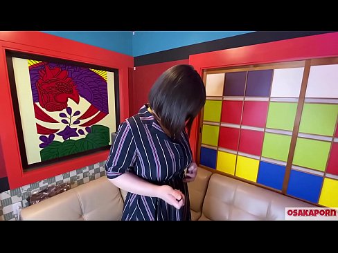 ❤️ Une jolie Japonaise aux gros seins se masturbe avec des jouets sexuels et a un orgasme. Elle parle dans une interview de son expérience de la baise. Gros seins et chatte poilue gémissant bruyamment. Osakaporn ❌ Super sexe at us