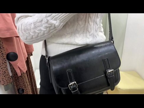 ❤️ Masturbation publique de la jeune salope FeralBerry avec un gode dans la cabine d'essayage ❌ Super sexe at us