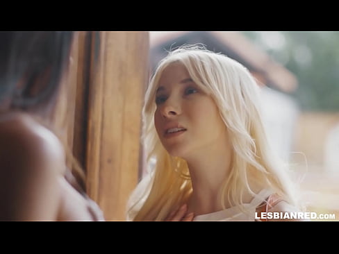 ❤️ Une fille revient à la maison quelques mois plus tard et finit par manger la chatte de sa belle-mère ❌ Super sexe at us
