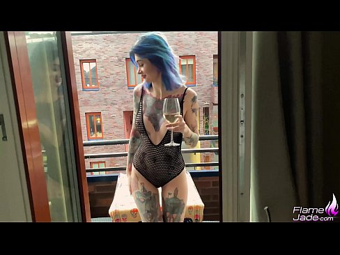 ❤️ Fille énorme suçant à pleine bouche et baisant passionnément sous le ciel ouvert ❌ Super sexe at us